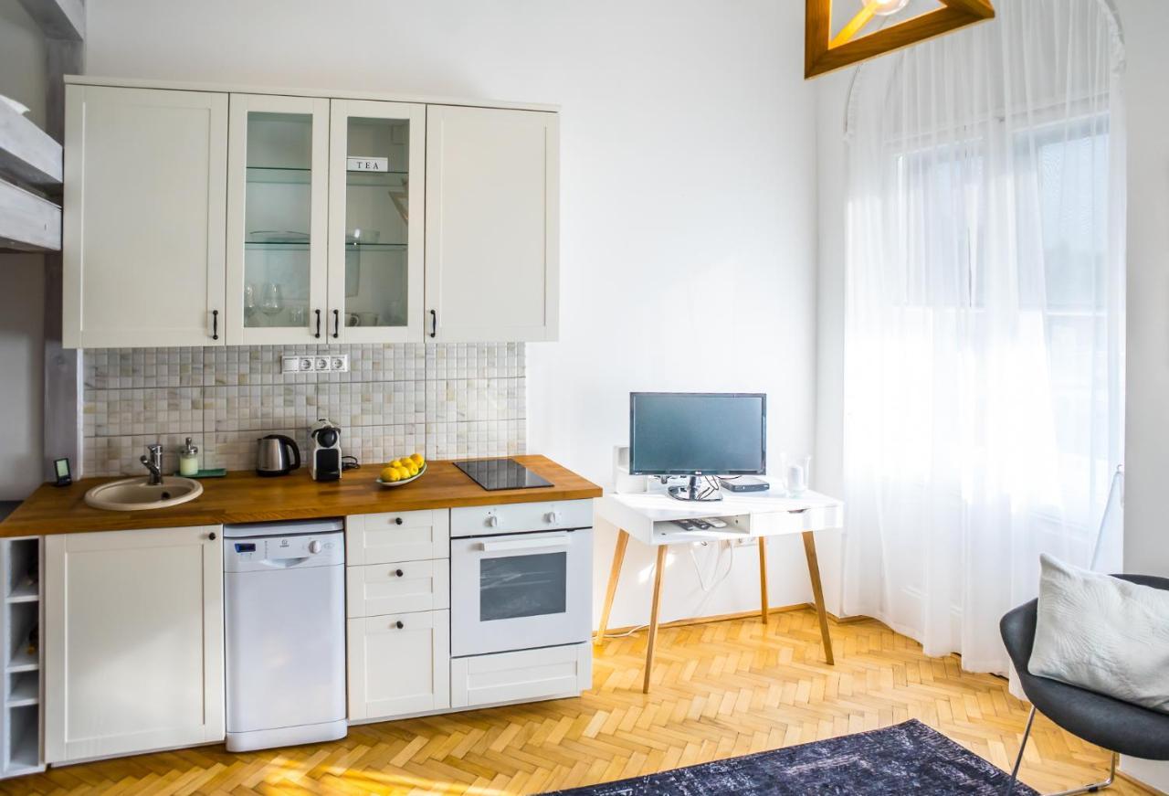 Ybl Apartment City Center Székesfehérvár Zewnętrze zdjęcie